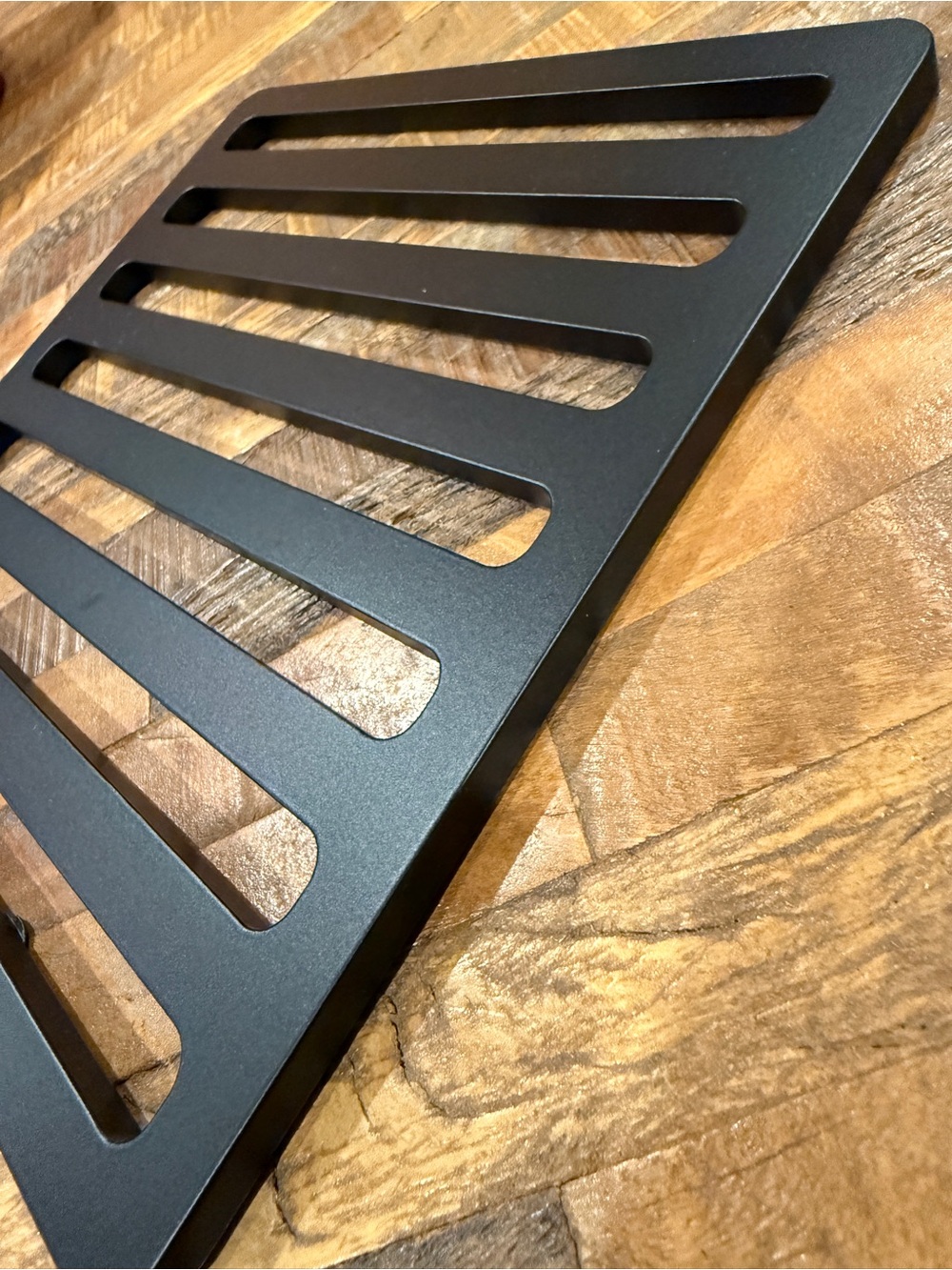 fferrone Contemporary Handcrafted Anodized Aluminum “Milan Metal Trivet “